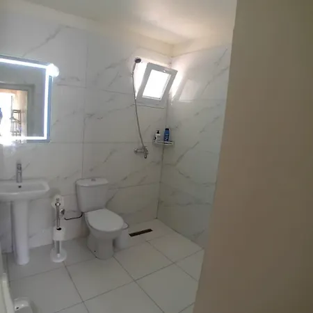 Thethi 360 Grade - & *