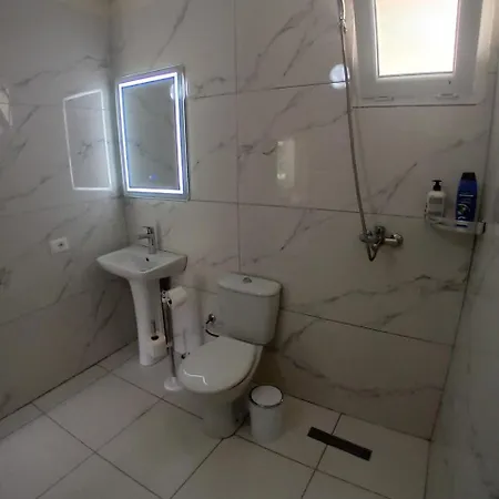 Thethi 360 Grade - & *